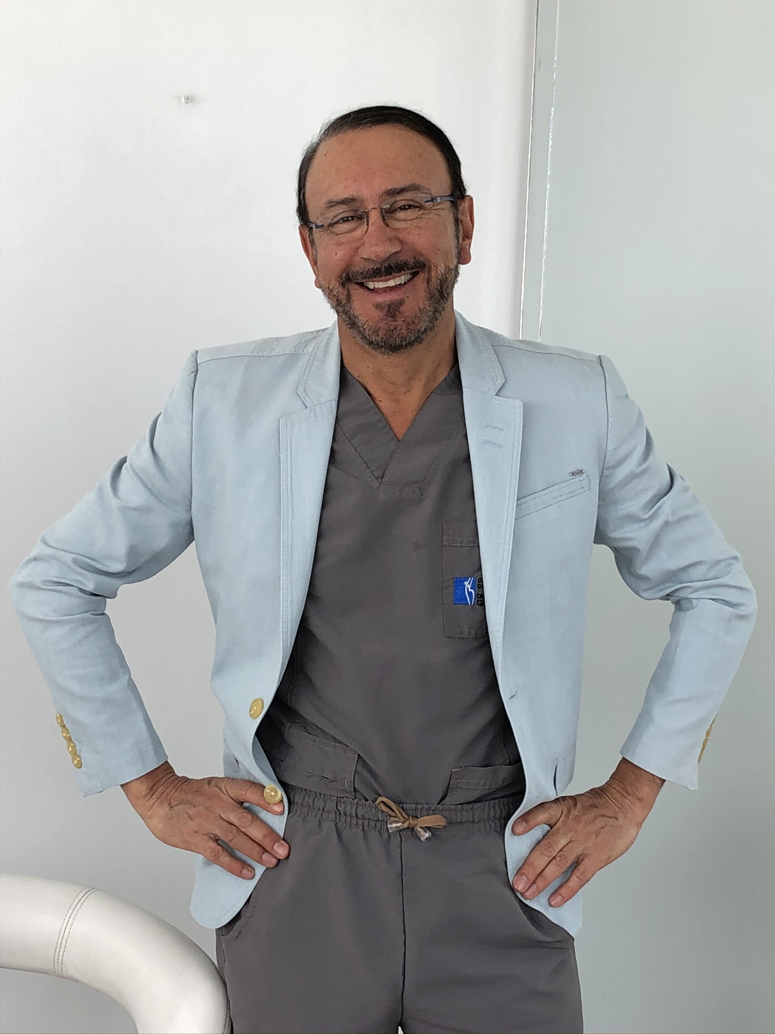 dr-luis-pavajeau-cirujano-plastico-colombia-1
